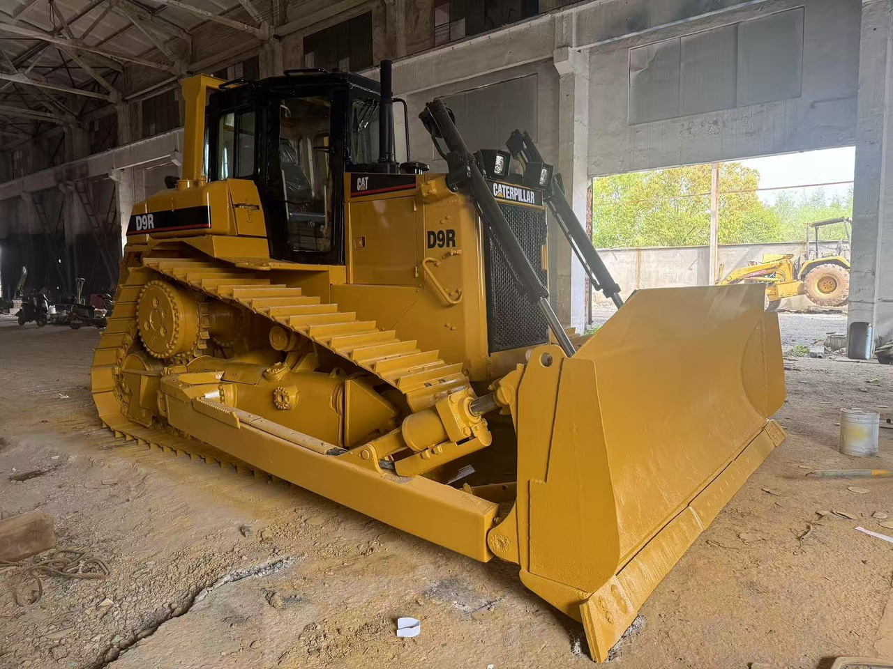 CATERPILLAR D9R - Máy ủi: hình 5 CATERPILLAR D9R - Máy ủi: hình 5