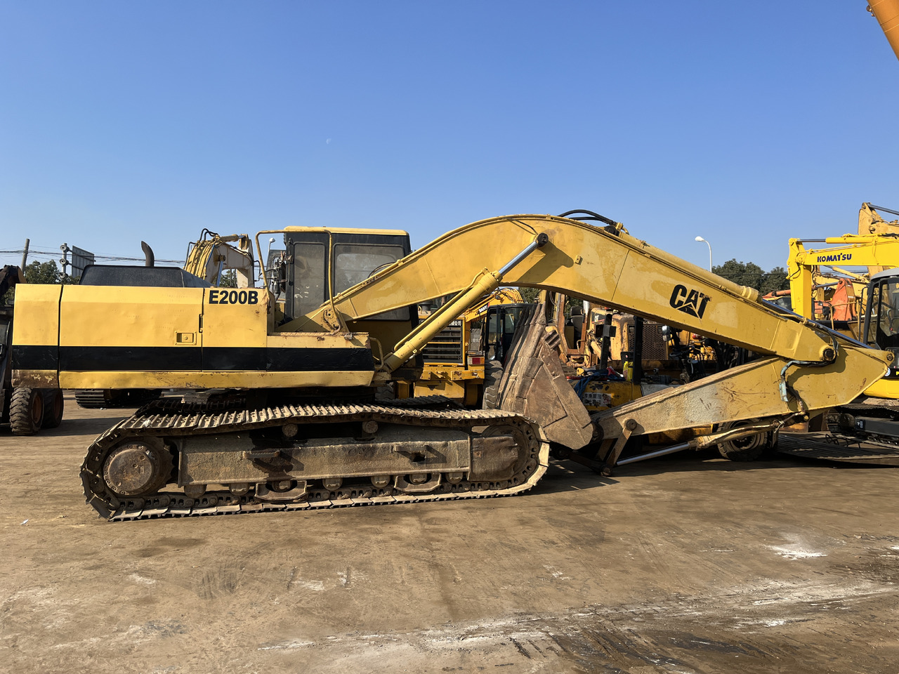 CATERPILLAR E200 - Máy xúc bánh xích: hình 2 CATERPILLAR E200 - Máy xúc bánh xích: hình 2