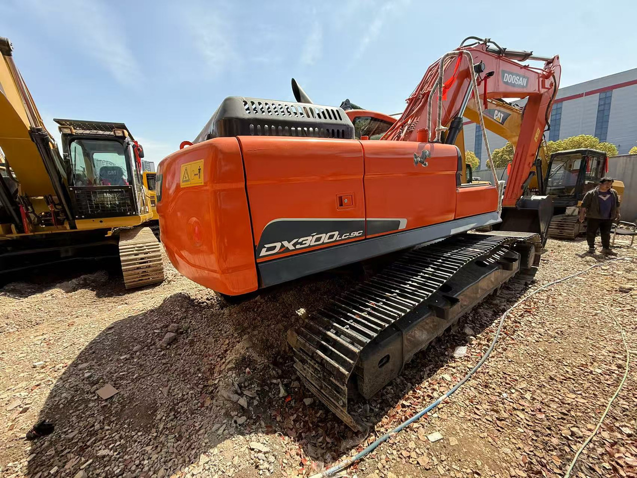 DOOSAN DX300LC-9C - Máy xúc bánh xích: hình 3 DOOSAN DX300LC-9C - Máy xúc bánh xích: hình 3