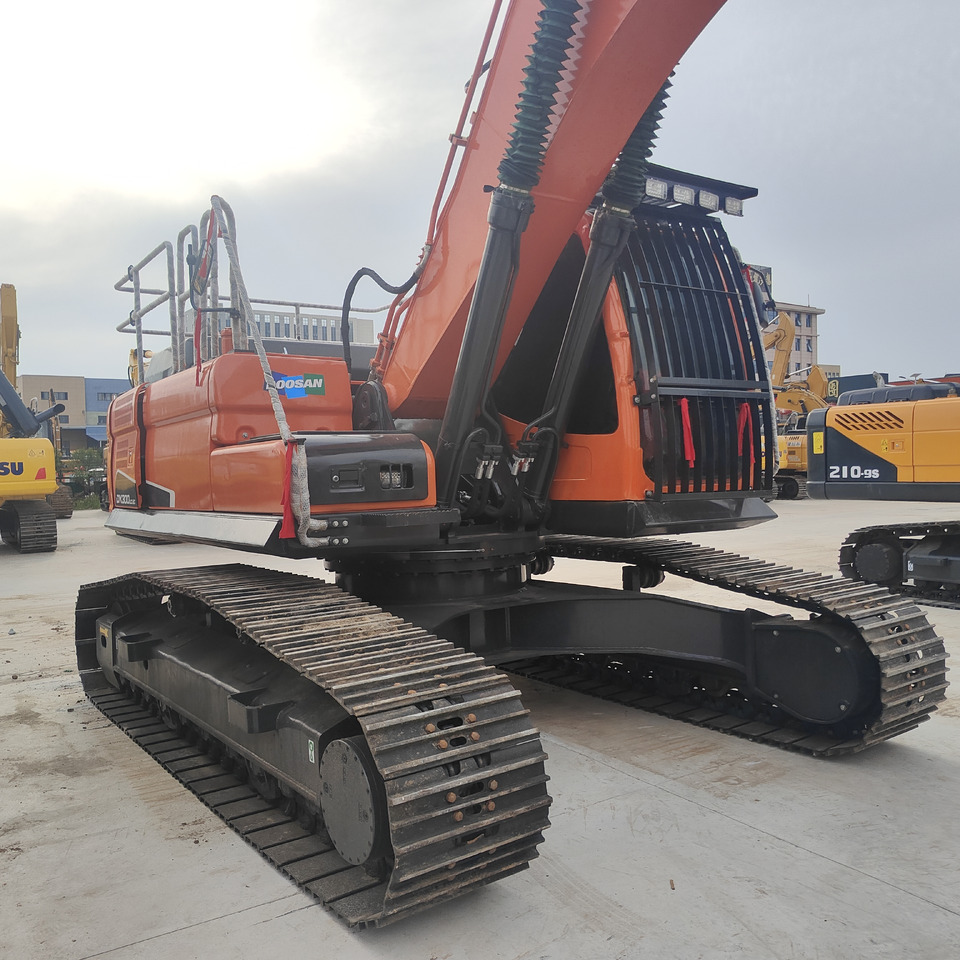 DOOSAN DX300LC-9C - Máy xúc bánh xích: hình 1 DOOSAN DX300LC-9C - Máy xúc bánh xích: hình 1