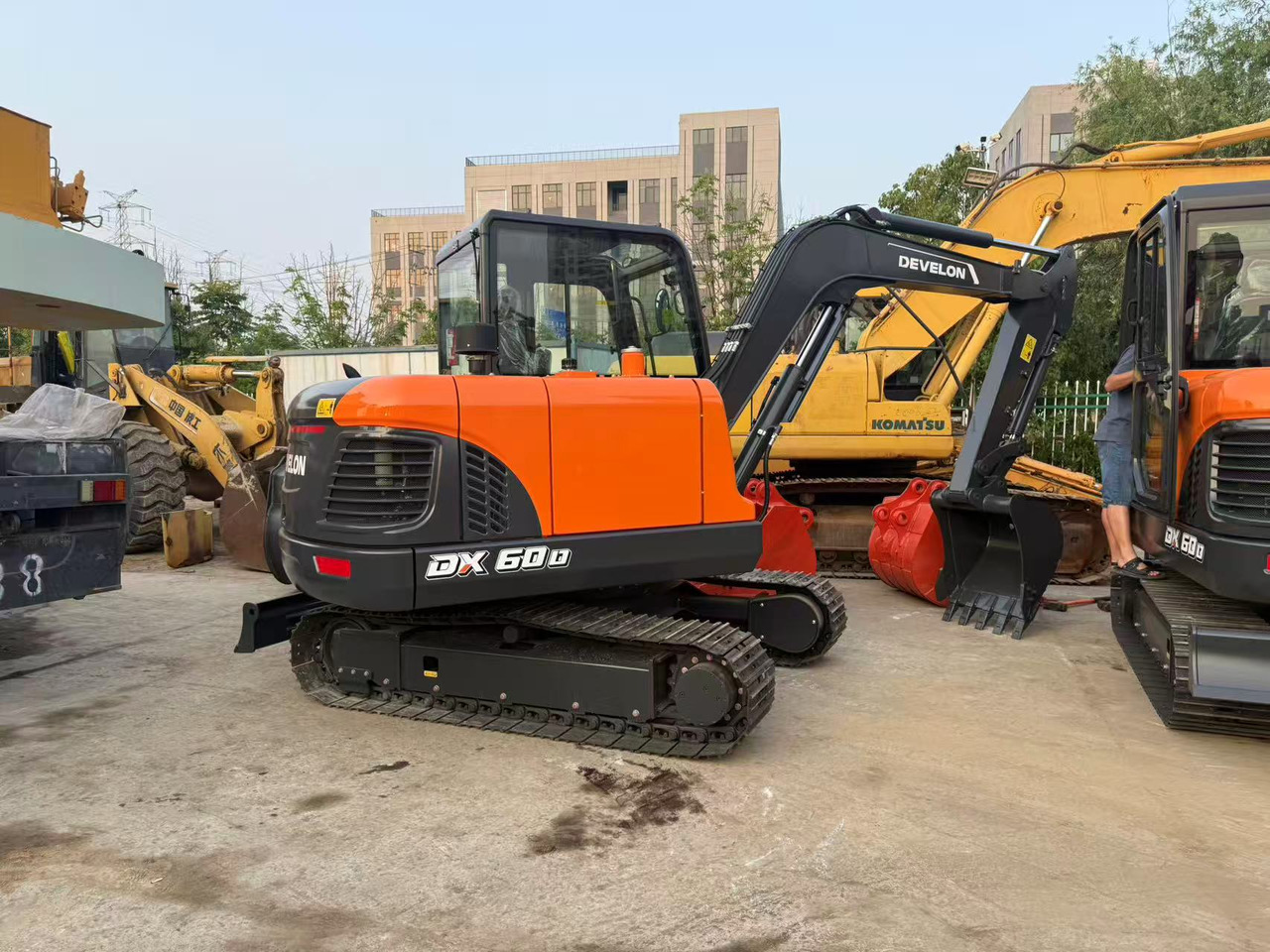 Máy xúc mini mới DOOSAN DX60D-10: hình 6