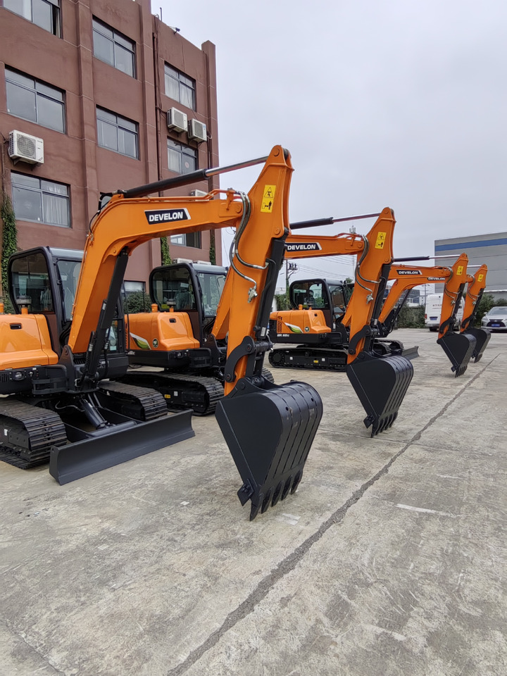 DOOSAN DX60E-10N - Máy xúc bánh xích: hình 1 DOOSAN DX60E-10N - Máy xúc bánh xích: hình 1