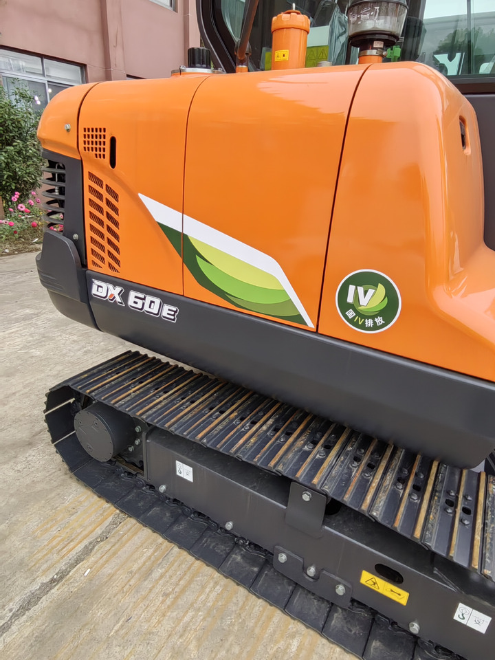DOOSAN DX60E-10N - Máy xúc bánh xích: hình 3 DOOSAN DX60E-10N - Máy xúc bánh xích: hình 3