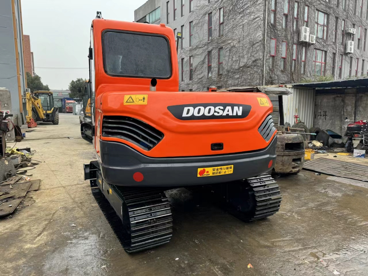 DOOSAN DX75-9C - Máy xúc bánh xích: hình 3 DOOSAN DX75-9C - Máy xúc bánh xích: hình 3