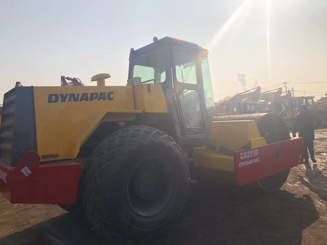 DYNAPAC CA251D - Máy lăn đường: hình 4 DYNAPAC CA251D - Máy lăn đường: hình 4