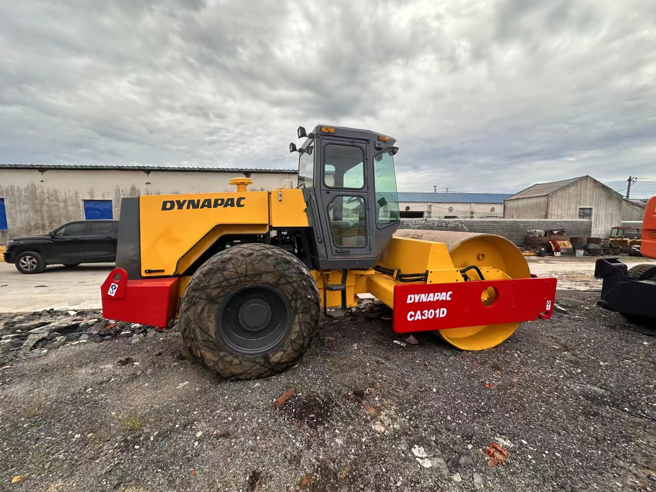 DYNAPAC CA301D - Máy lăn đường: hình 4 DYNAPAC CA301D - Máy lăn đường: hình 4