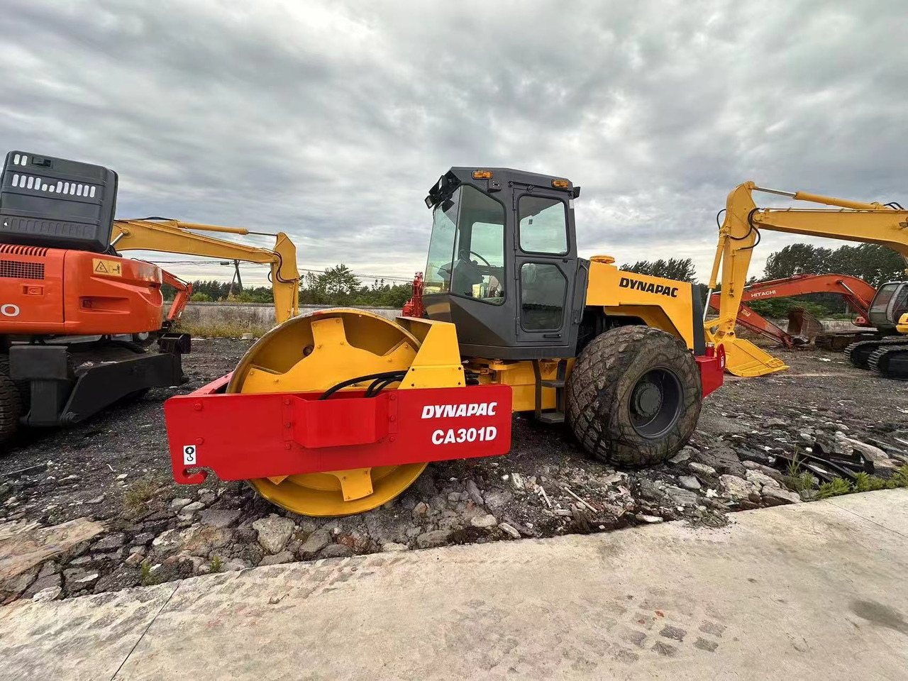 DYNAPAC CA301D - Máy lăn đường: hình 1 DYNAPAC CA301D - Máy lăn đường: hình 1