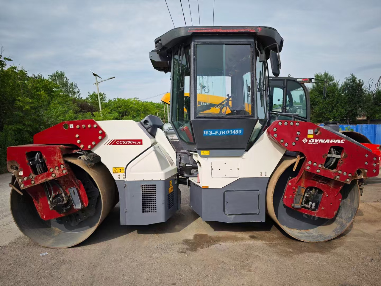 DYNAPAC CC5200 - Máy lăn đường: hình 1 DYNAPAC CC5200 - Máy lăn đường: hình 1
