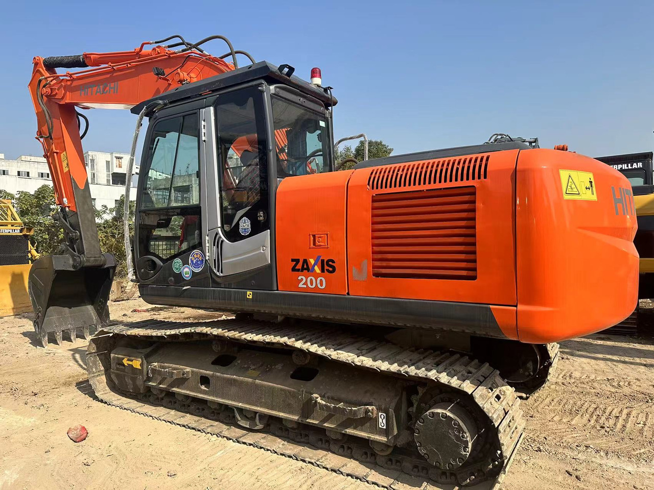 HITACHI ZX200-3 - Máy xúc bánh xích: hình 1 HITACHI ZX200-3 - Máy xúc bánh xích: hình 1