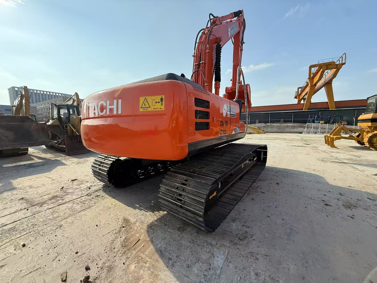 HITACHI ZX210-3G - Máy xúc bánh xích: hình 4 HITACHI ZX210-3G - Máy xúc bánh xích: hình 4