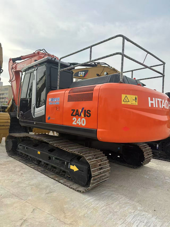 HITACHI ZX240-3G - Máy xúc bánh xích: hình 4 HITACHI ZX240-3G - Máy xúc bánh xích: hình 4