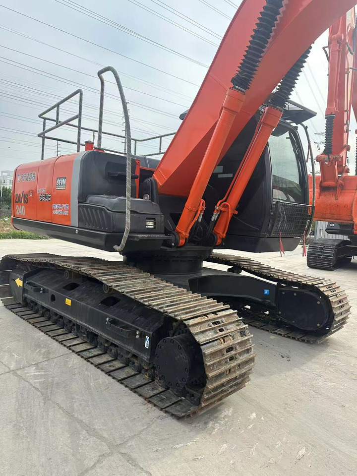 HITACHI ZX240-3G - Máy xúc bánh xích: hình 2 HITACHI ZX240-3G - Máy xúc bánh xích: hình 2