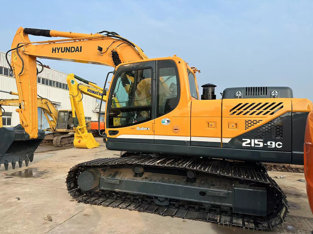 HYUNDAI R215-9C - Máy xúc bánh xích: hình 2 HYUNDAI R215-9C - Máy xúc bánh xích: hình 2