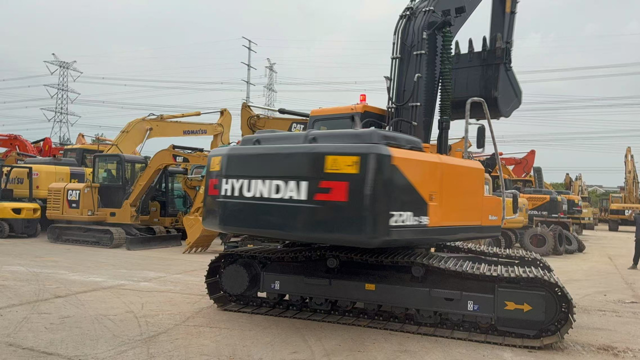 HYUNDAI R220LC-9S - Máy xúc bánh xích: hình 4 HYUNDAI R220LC-9S - Máy xúc bánh xích: hình 4