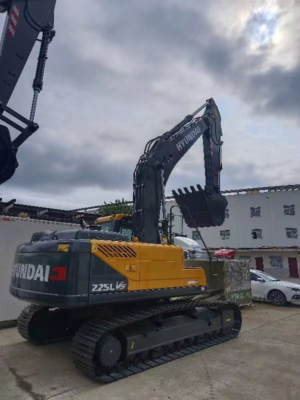 HYUNDAI R225LVS - Máy xúc bánh xích: hình 1 HYUNDAI R225LVS - Máy xúc bánh xích: hình 1