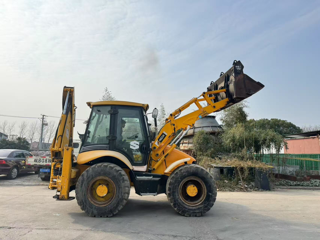 JCB 4CX - Máy xúc trước múc sau: hình 3 JCB 4CX - Máy xúc trước múc sau: hình 3