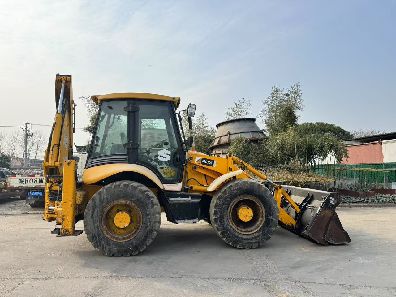 JCB 4CX - Máy xúc trước múc sau: hình 2 JCB 4CX - Máy xúc trước múc sau: hình 2