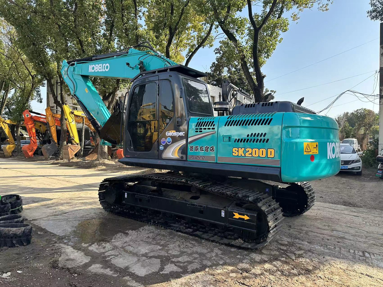 KOBELCO SK200-8 - Máy xúc mini: hình 4 KOBELCO SK200-8 - Máy xúc mini: hình 4
