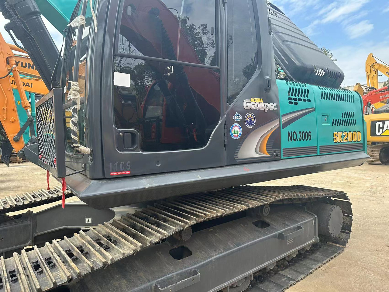 KOBELCO SK200D - Máy xúc mini: hình 4 KOBELCO SK200D - Máy xúc mini: hình 4