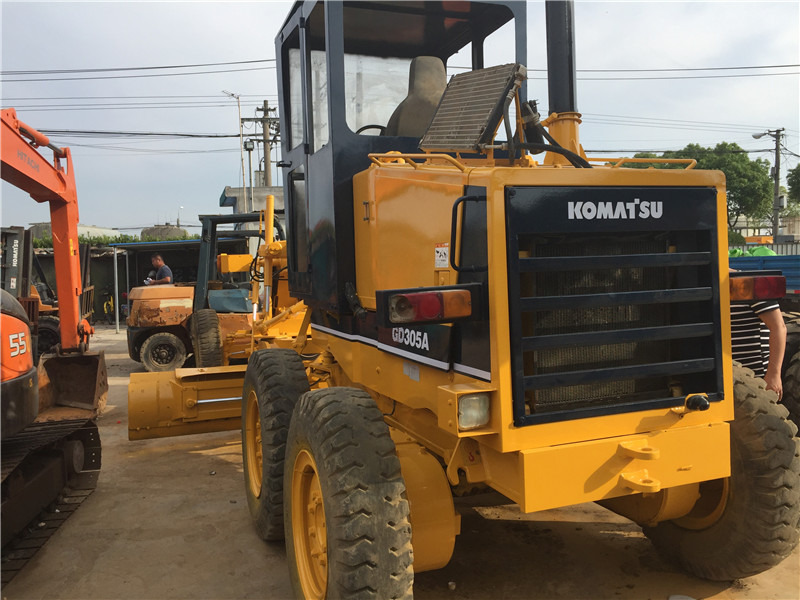 KOMATSU GD305 - Máy san: hình 3 KOMATSU GD305 - Máy san: hình 3