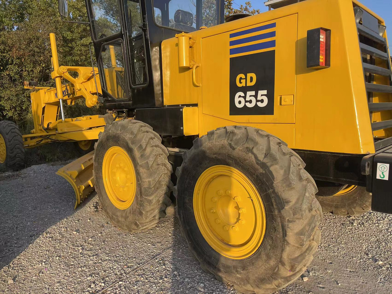 KOMATSU GD655 - Máy san: hình 3 KOMATSU GD655 - Máy san: hình 3