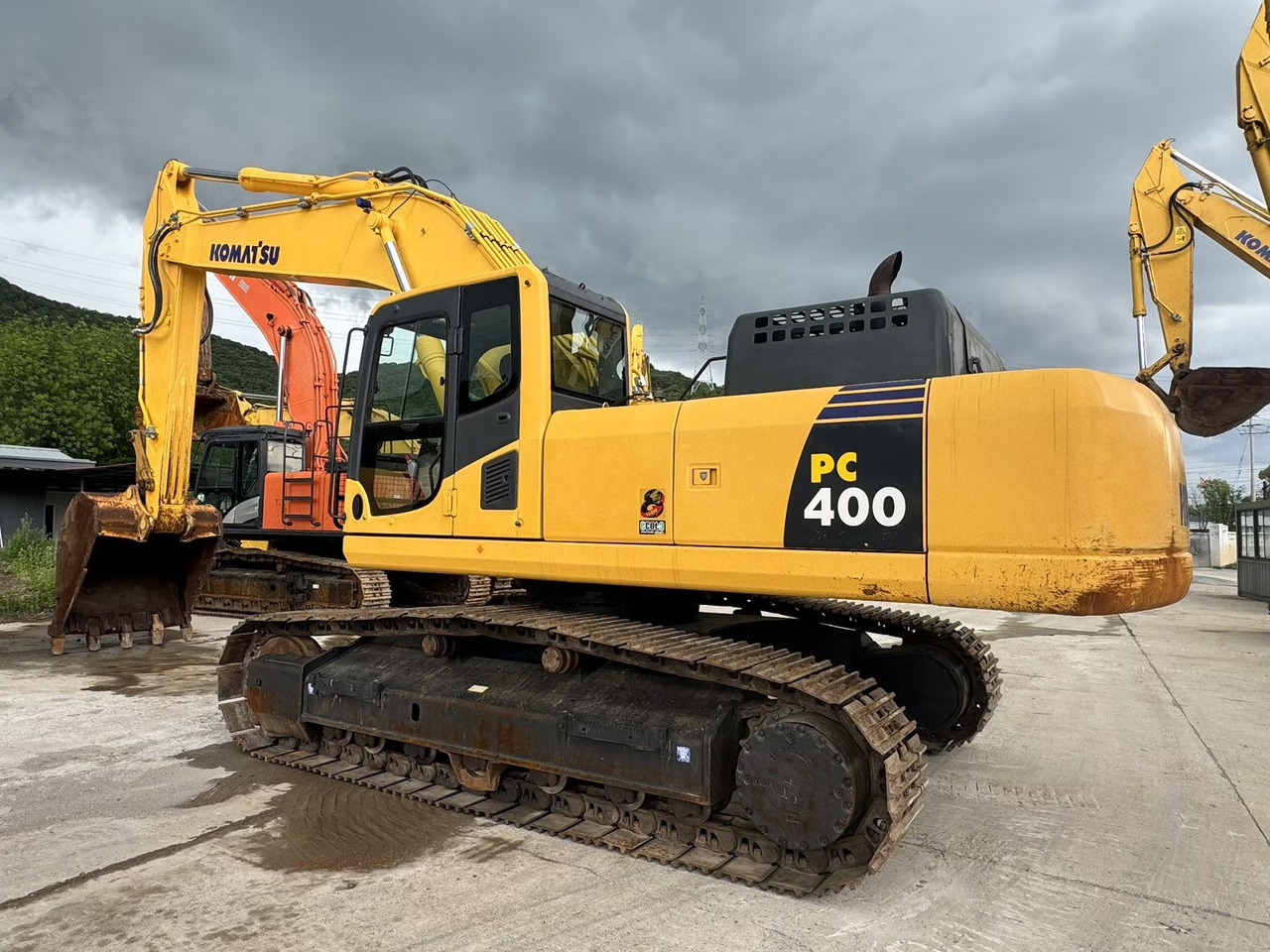 KOMATSU PC400-8R - Máy xúc bánh xích: hình 2 KOMATSU PC400-8R - Máy xúc bánh xích: hình 2