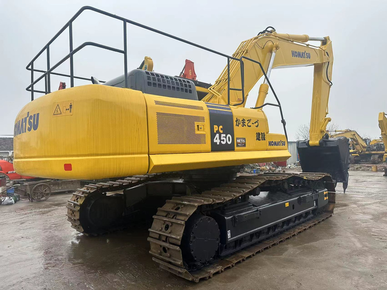 KOMATSU PC450-7 - Máy xúc bánh xích: hình 2 KOMATSU PC450-7 - Máy xúc bánh xích: hình 2