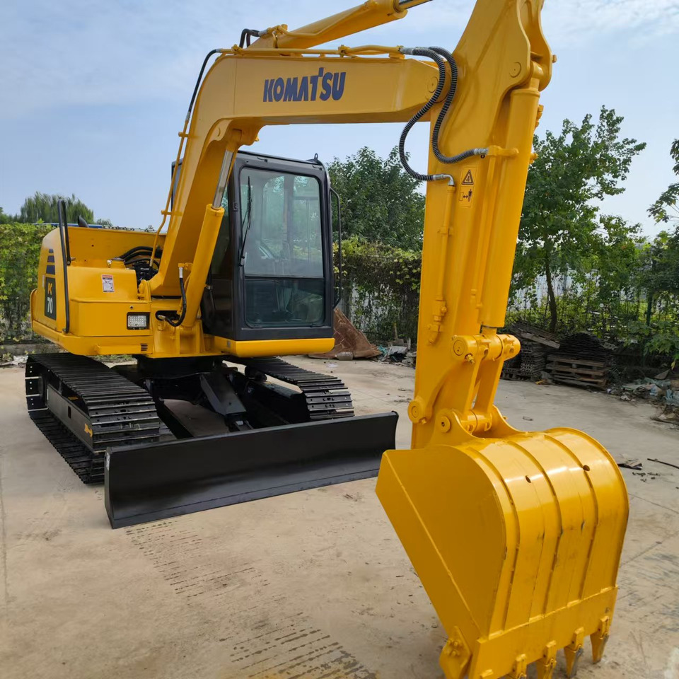 KOMATSU PC70-8 - Máy xúc bánh xích: hình 4 KOMATSU PC70-8 - Máy xúc bánh xích: hình 4