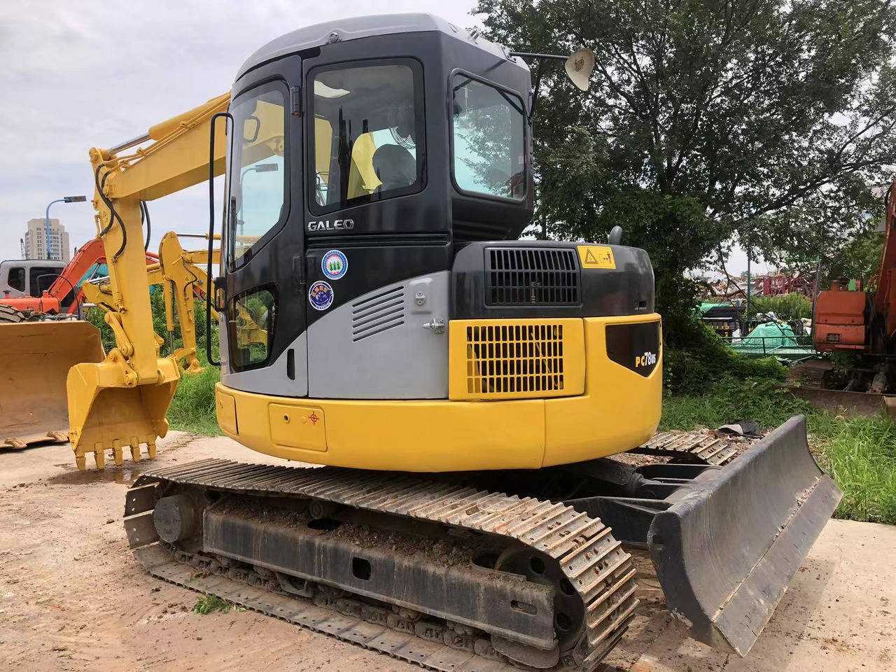 KOMATSU PC70-8 - Máy xúc mini: hình 2 KOMATSU PC70-8 - Máy xúc mini: hình 2