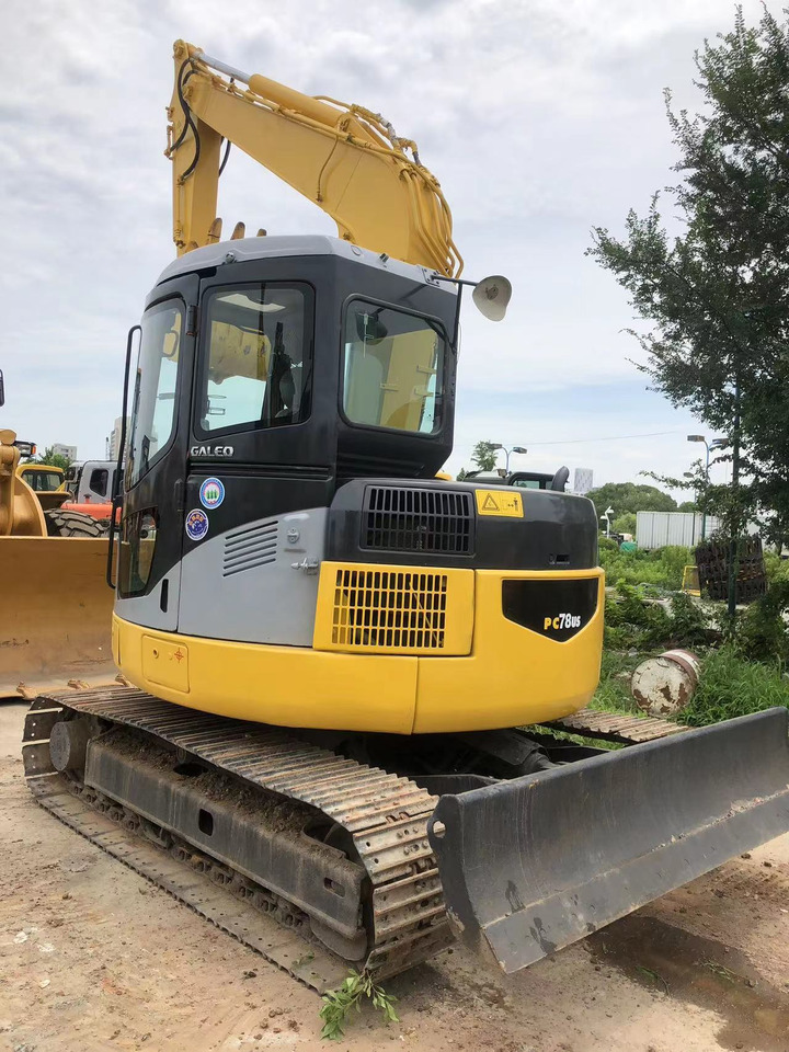 KOMATSU PC70-8 - Máy xúc mini: hình 3 KOMATSU PC70-8 - Máy xúc mini: hình 3