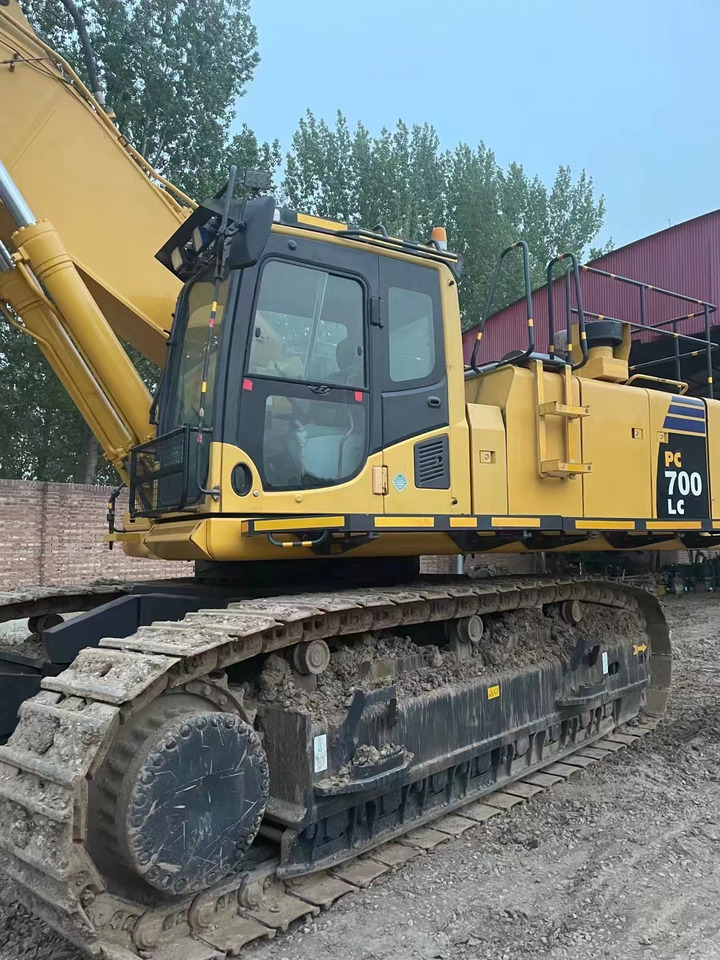 KOMATSU PC700 - Máy xúc bánh xích: hình 1 KOMATSU PC700 - Máy xúc bánh xích: hình 1