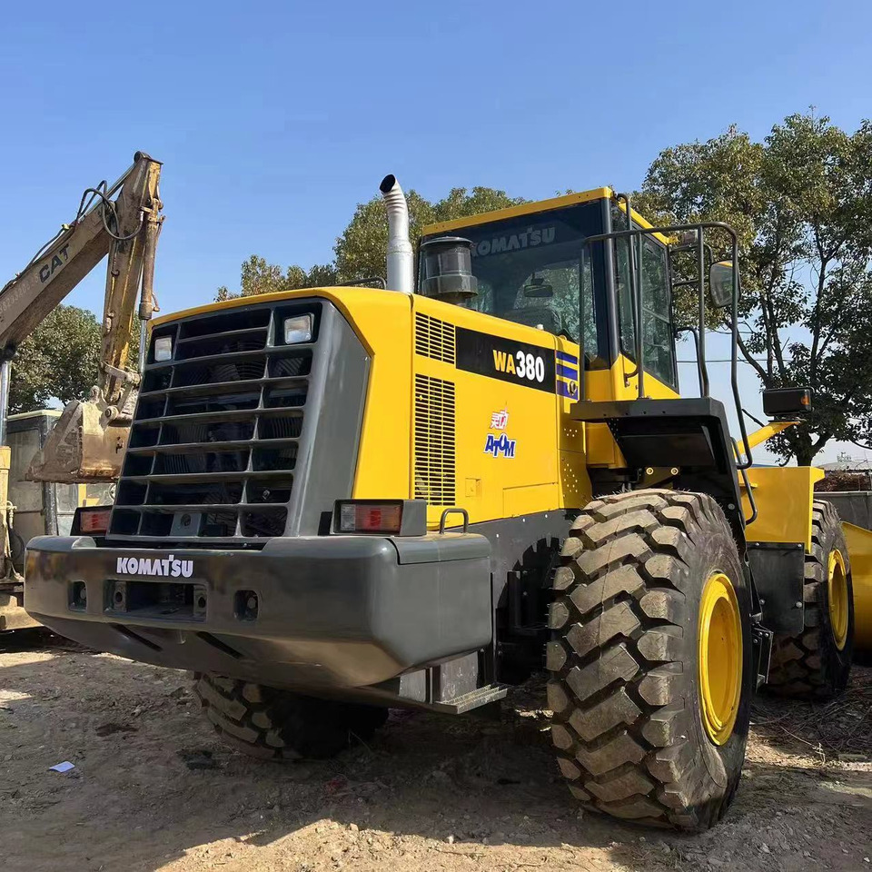 KOMATSU WA380-6 - Máy xúc lật bánh lốp: hình 3 KOMATSU WA380-6 - Máy xúc lật bánh lốp: hình 3