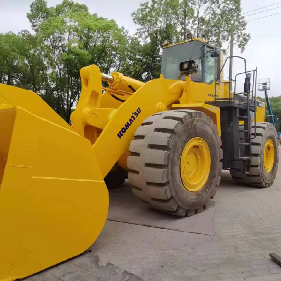 KOMATSU WA600-3 - Máy xúc lật bánh lốp: hình 2 KOMATSU WA600-3 - Máy xúc lật bánh lốp: hình 2