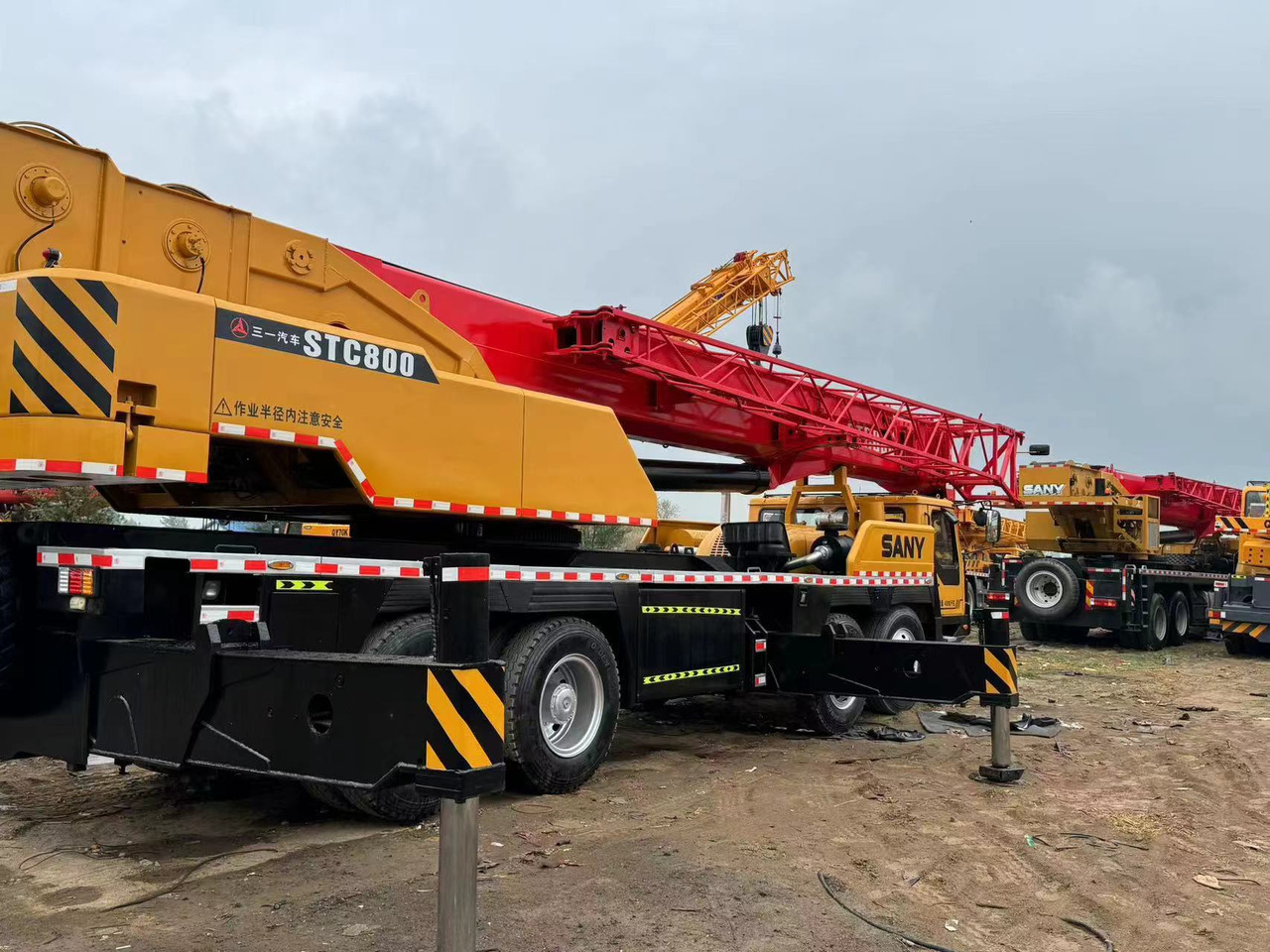 SANY STC800 - Cẩu bánh lốp: hình 3 SANY STC800 - Cẩu bánh lốp: hình 3