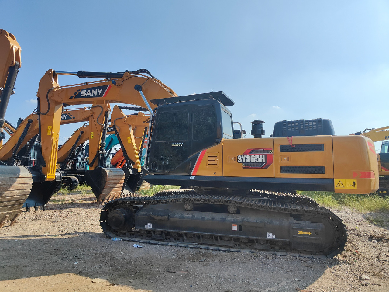 SANY SY365H - Máy xúc bánh xích: hình 2 SANY SY365H - Máy xúc bánh xích: hình 2