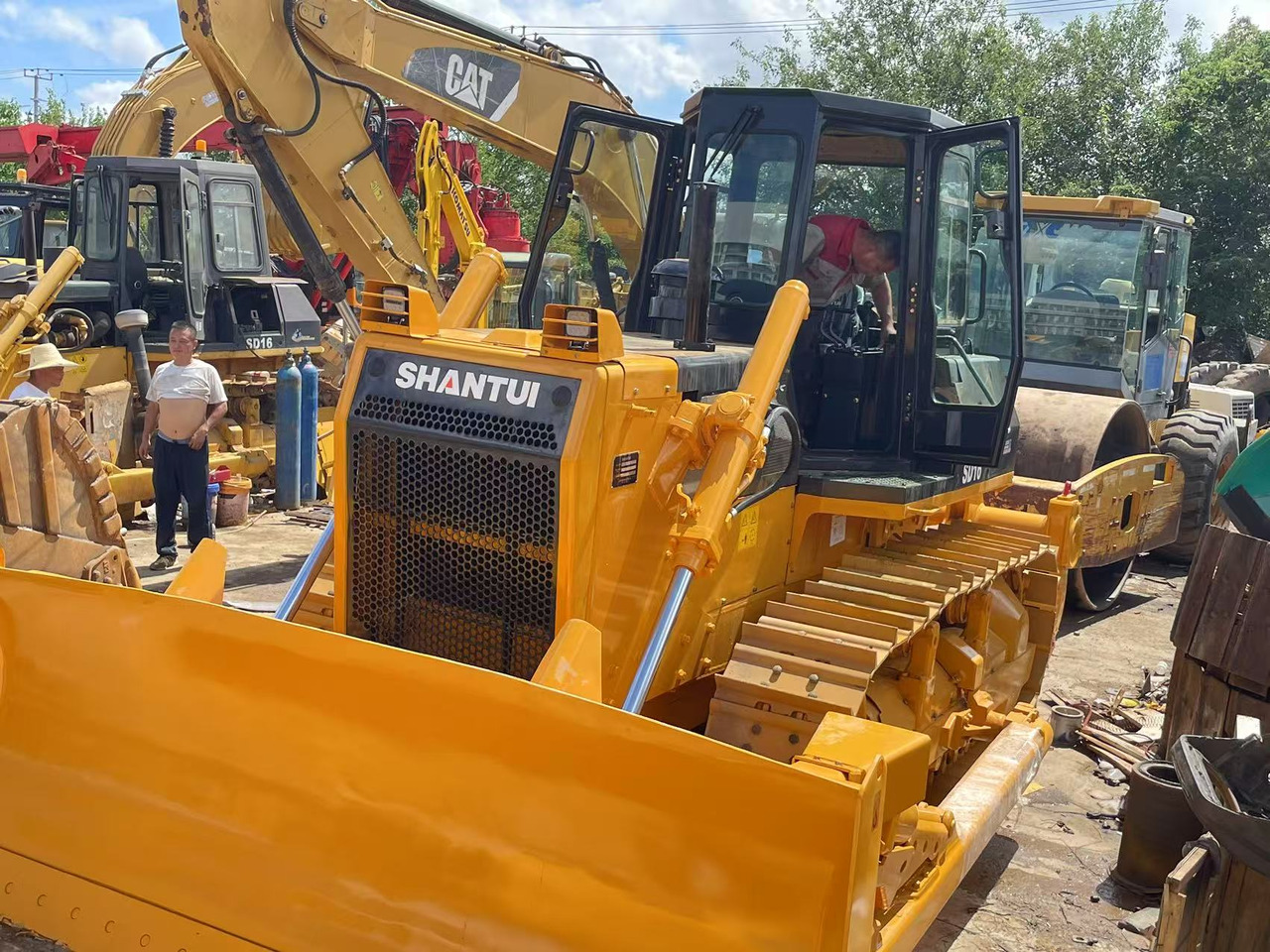 SHANTUI SD16 - Máy ủi: hình 4 SHANTUI SD16 - Máy ủi: hình 4