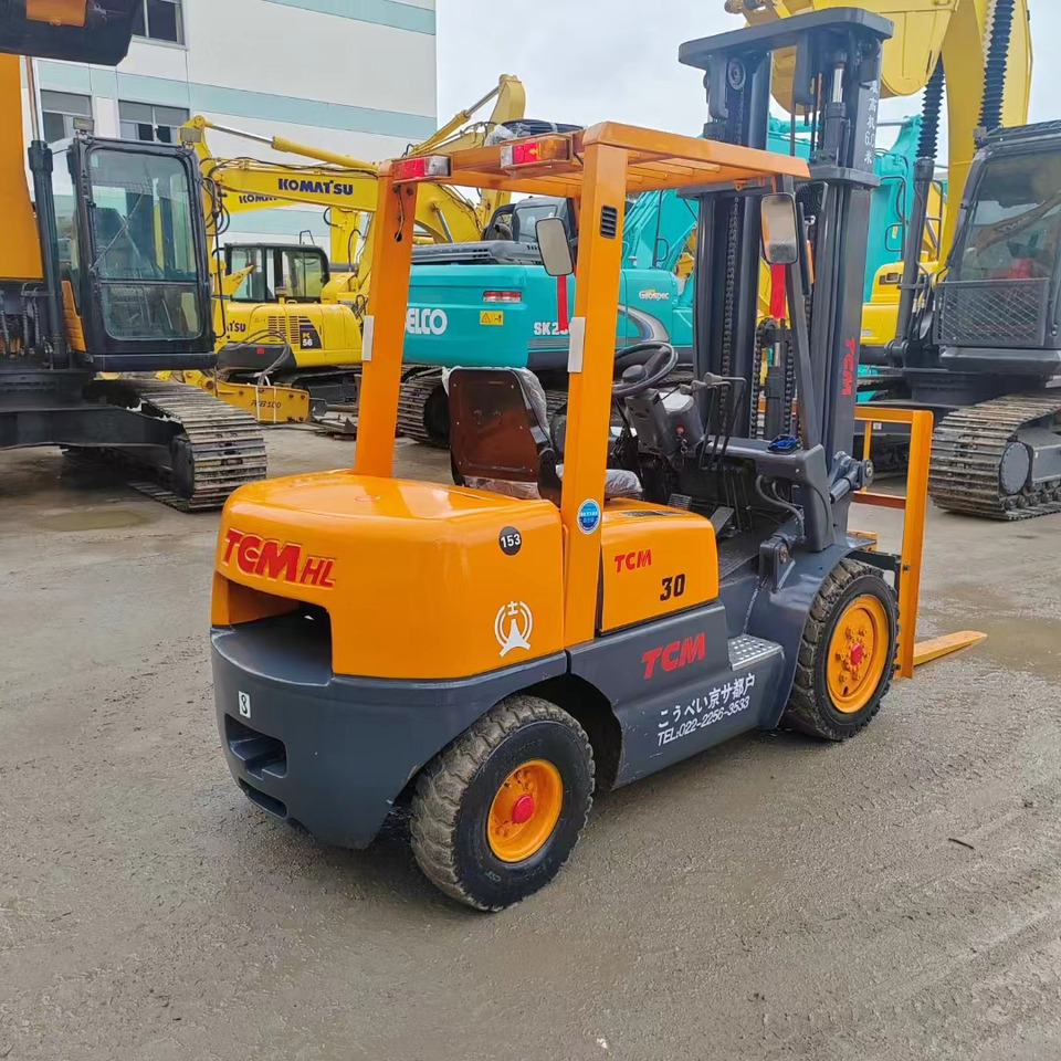 TCM FD30 - Xe nâng diesel: hình 1 TCM FD30 - Xe nâng diesel: hình 1