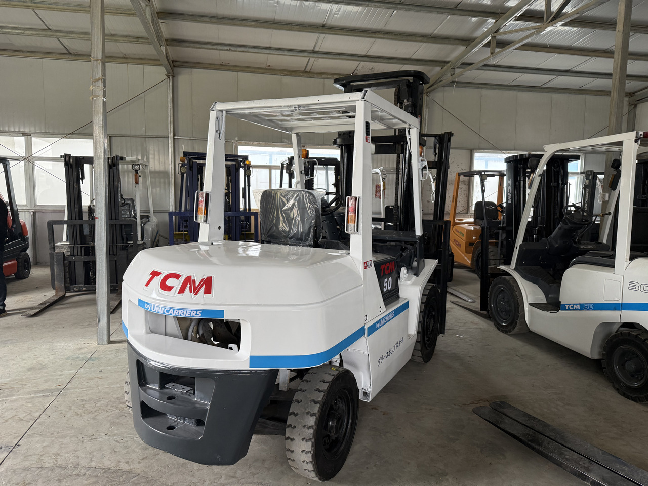 TCM FD50 - Máy nâng người hình kéo: hình 4 TCM FD50 - Máy nâng người hình kéo: hình 4