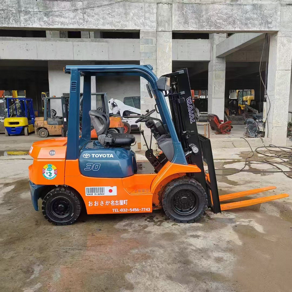 TOYOTA 62-7FD30 - Xe nâng diesel: hình 2 TOYOTA 62-7FD30 - Xe nâng diesel: hình 2