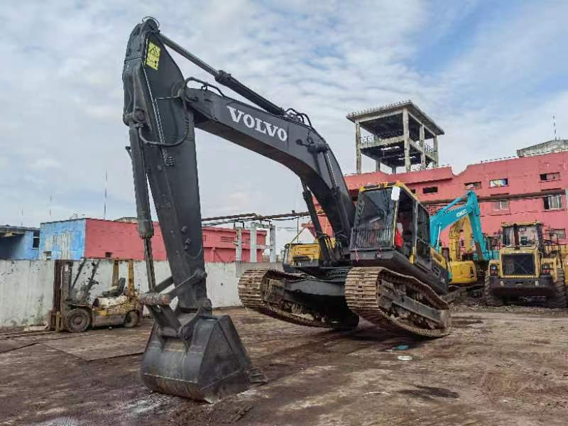 VOLVO EC290 - Máy xúc bánh xích: hình 2 VOLVO EC290 - Máy xúc bánh xích: hình 2