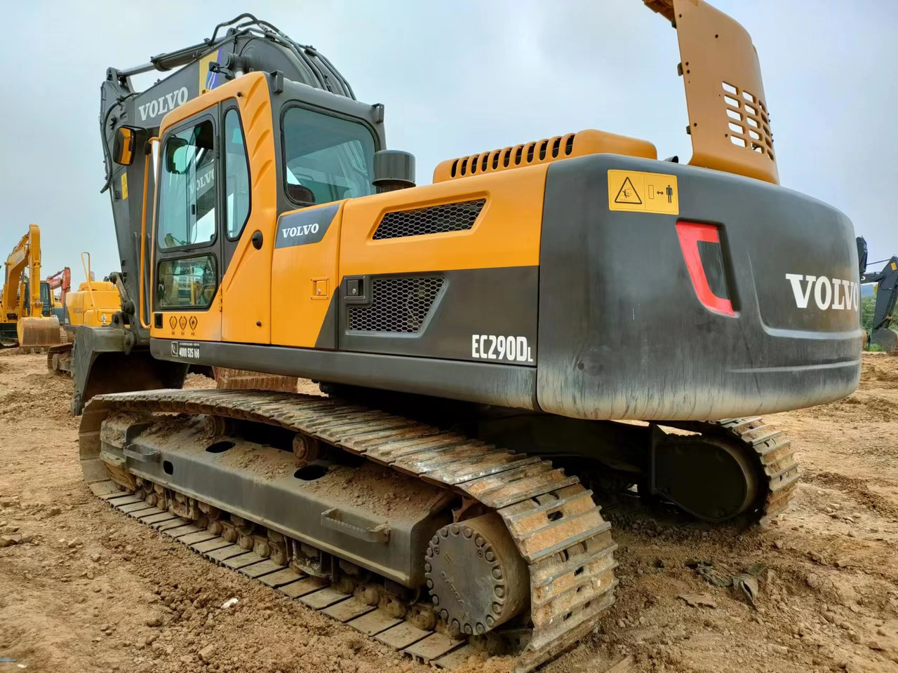VOLVO EC290 - Máy xúc bánh xích: hình 2 VOLVO EC290 - Máy xúc bánh xích: hình 2