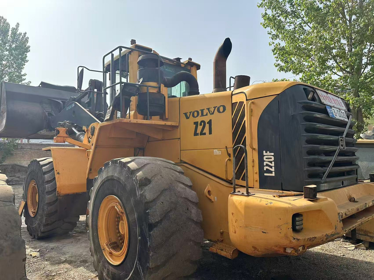 VOLVO L220F - Máy xúc lật bánh lốp: hình 2 VOLVO L220F - Máy xúc lật bánh lốp: hình 2