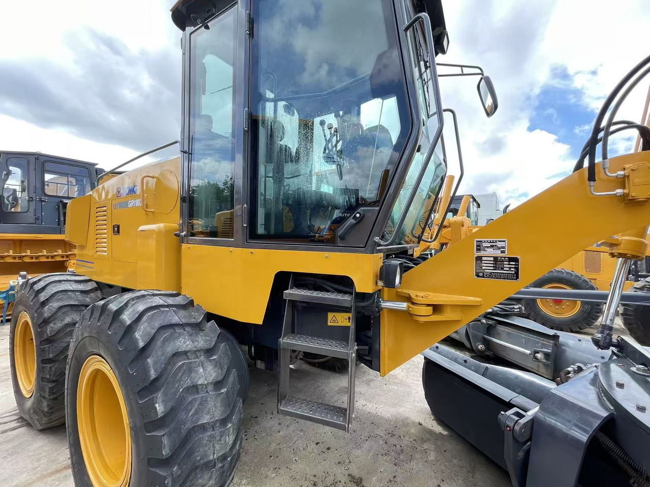 XCMG GR1803 - Máy san: hình 5 XCMG GR1803 - Máy san: hình 5