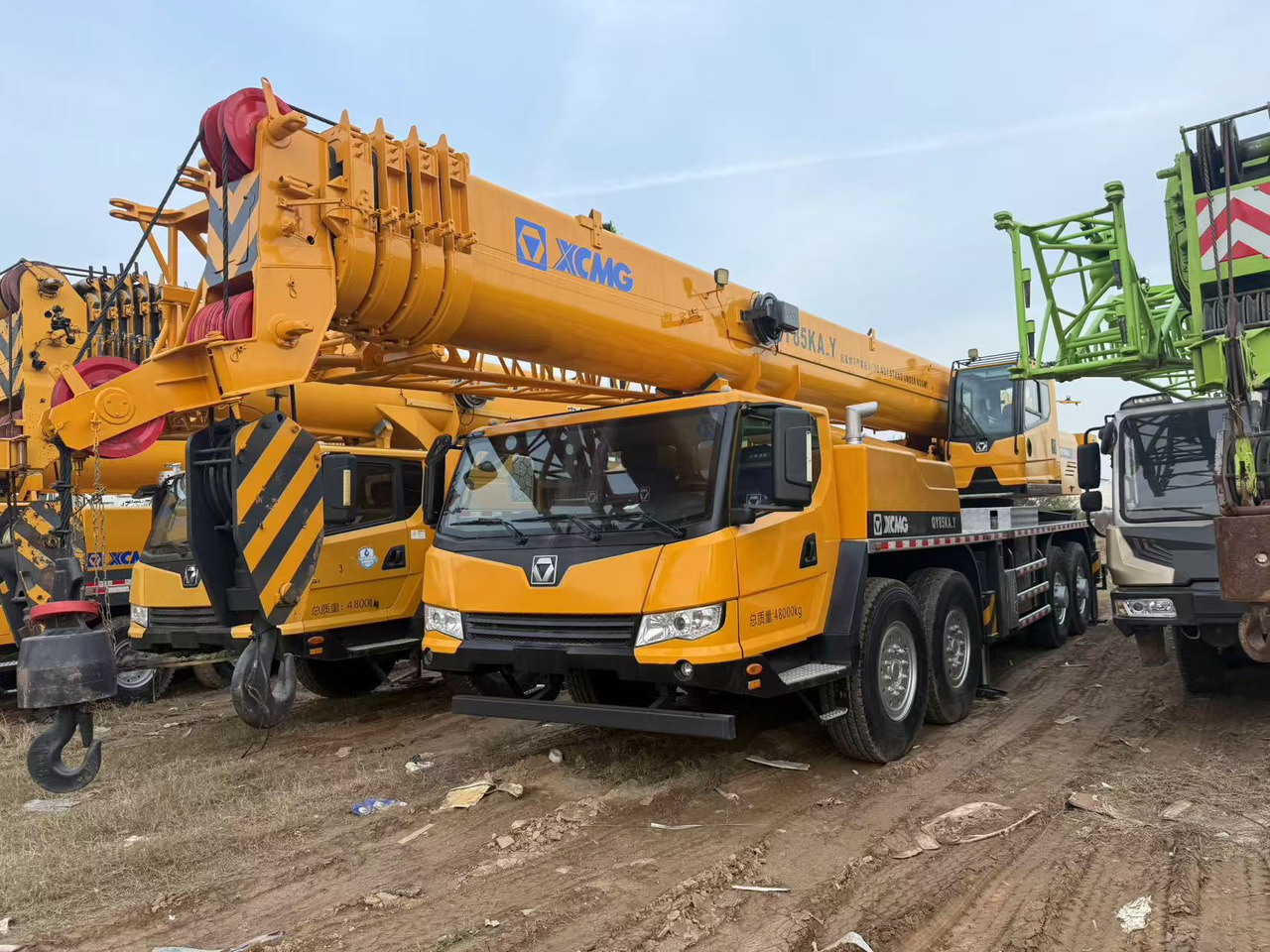XCMG QY85KA - Cẩu bánh lốp: hình 2 XCMG QY85KA - Cẩu bánh lốp: hình 2