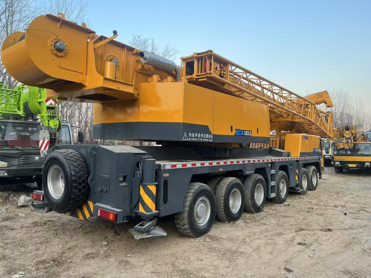 XCMG XCA130 - Cẩu bánh lốp: hình 3 XCMG XCA130 - Cẩu bánh lốp: hình 3