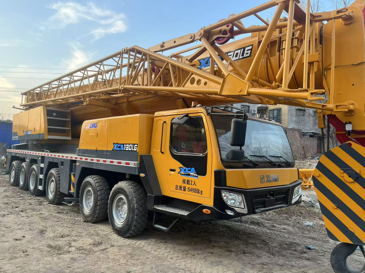 XCMG XCA130 - Cẩu bánh lốp: hình 2 XCMG XCA130 - Cẩu bánh lốp: hình 2