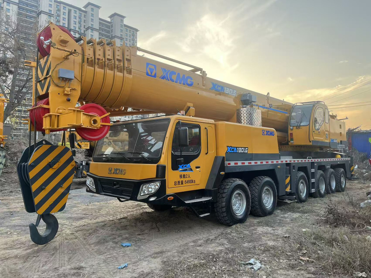 XCMG XCA130 - Cẩu bánh lốp: hình 1 XCMG XCA130 - Cẩu bánh lốp: hình 1