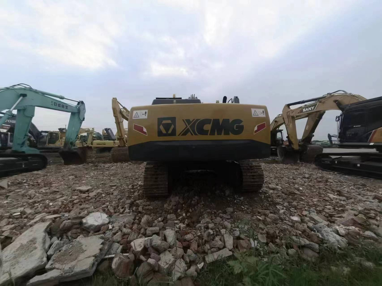 XCMG XE370DA - Máy xúc bánh xích: hình 3 XCMG XE370DA - Máy xúc bánh xích: hình 3