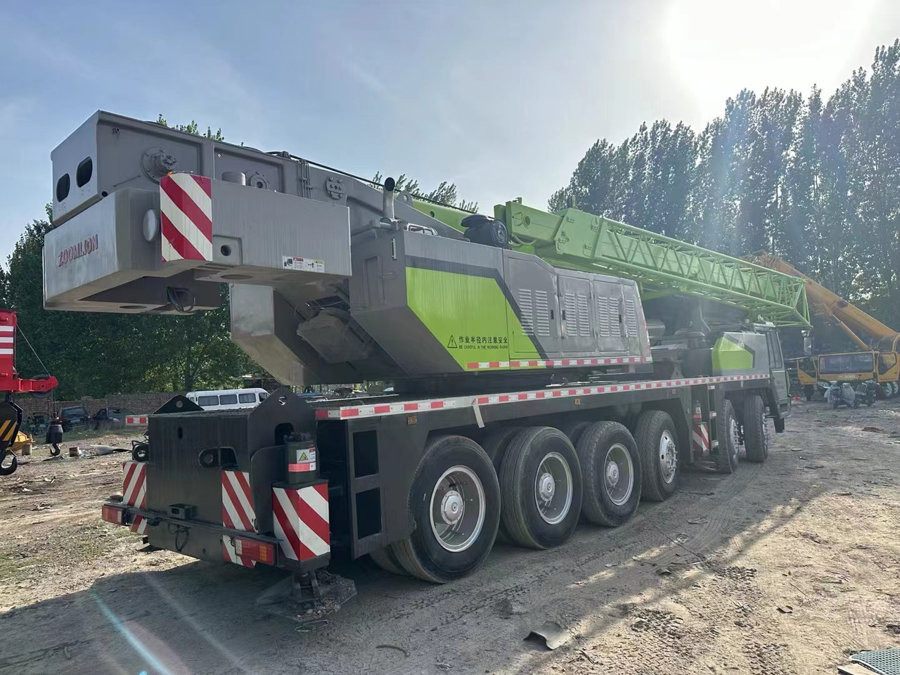 ZOOMLION ZTC1000V - Cẩu bánh lốp: hình 4 ZOOMLION ZTC1000V - Cẩu bánh lốp: hình 4