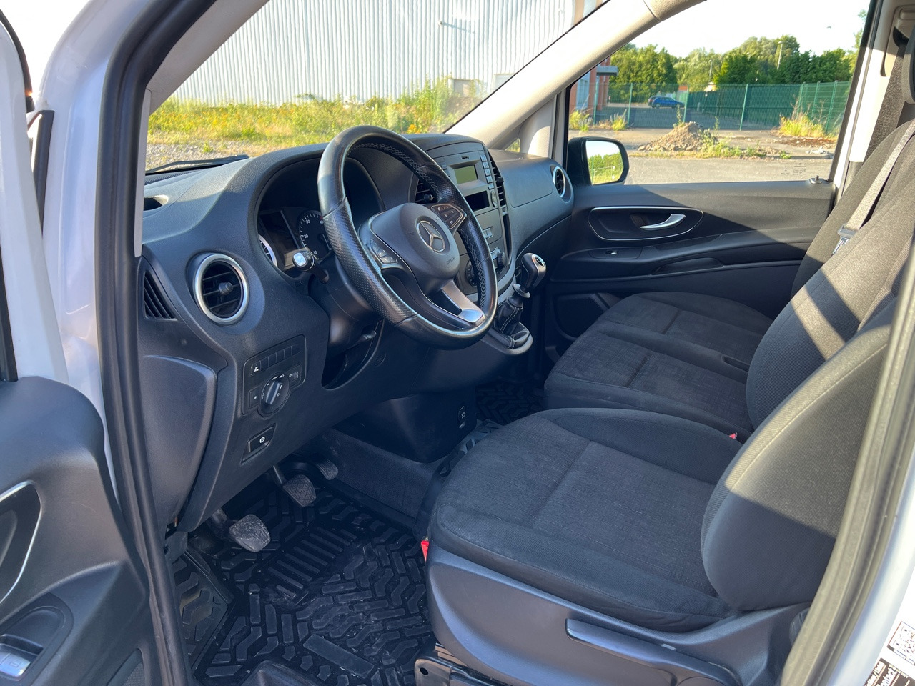 MERCEDES-BENZ VITO 109 Fourgon 1.6 BlueTEC Long Utilitaire - Xe van chở hàng: hình 3 MERCEDES-BENZ VITO 109 Fourgon 1.6 BlueTEC Long Utilitaire - Xe van chở hàng: hình 3